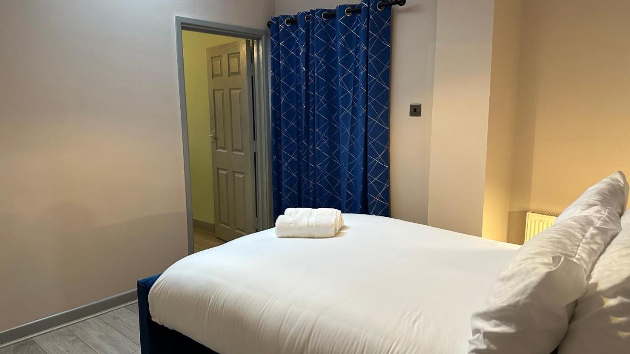 One Bedroom Apartment In Walsall Sleeps 4 Free Wifi By Villazu Bloxwich Luaran gambar
